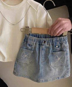 Quần shorts jeans cá tính cho bé gái